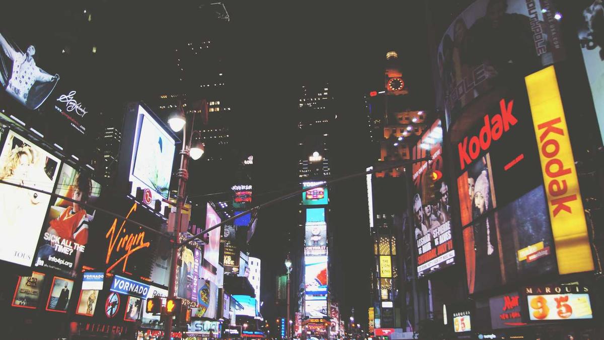 内地人去香港工作,在上海月薪1w2人民币,到香港月薪2w8港币