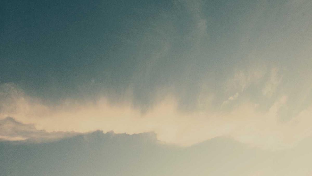 洛阳纸贵,原指西晋都城洛阳之纸,因大家争相抄某篇作品,以致一时供不...